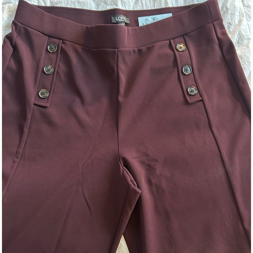 NWT Wide Leg poly spandex Button-Accent Pants. 28 " inseam.